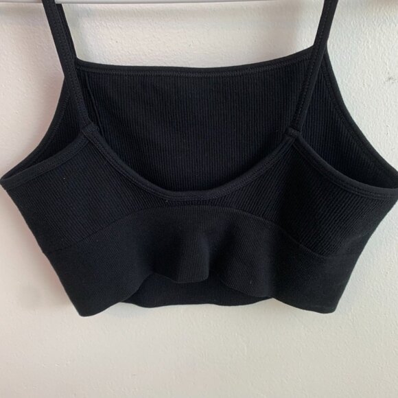Fabletics Black Cloud Seamless Midi Bralette - Picture 6 of 7